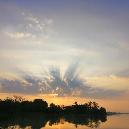 Breezy Lake Tissamaharama Luaran gambar