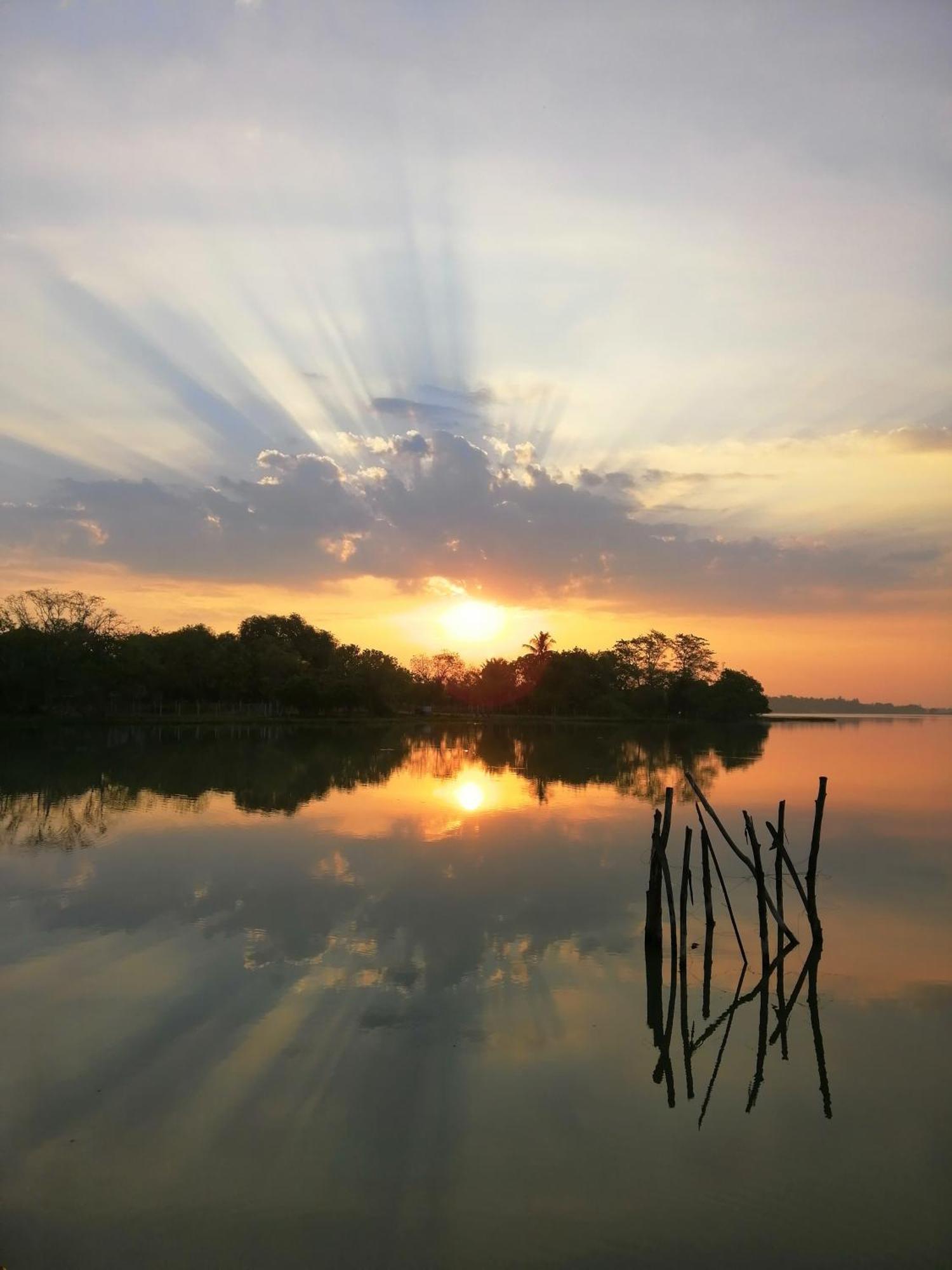 Breezy Lake Tissamaharama Luaran gambar